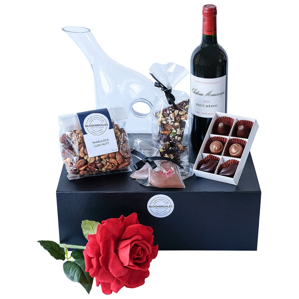 Red Wine Lovers Gift Box BLOOMINGALES